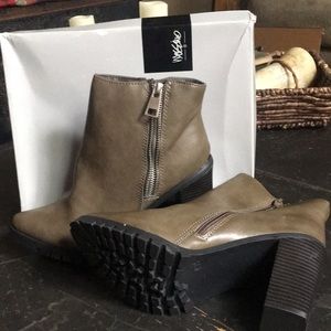 Women’s Boots size 9 1/5
